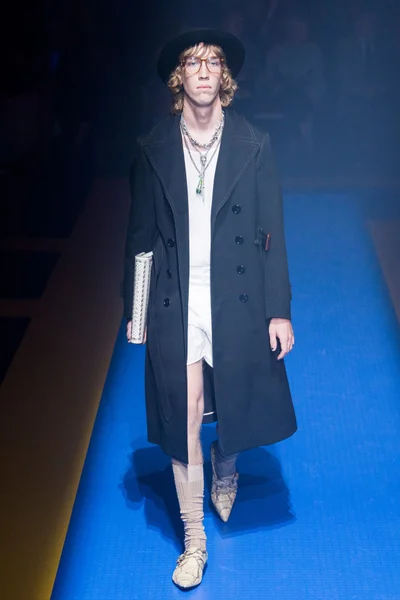 Look 97